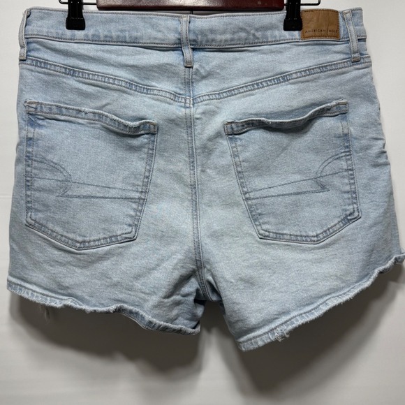American Eagle Denim Shorts Relaxed Cut Off Size 12 Light Wash - Picture 2 of 8